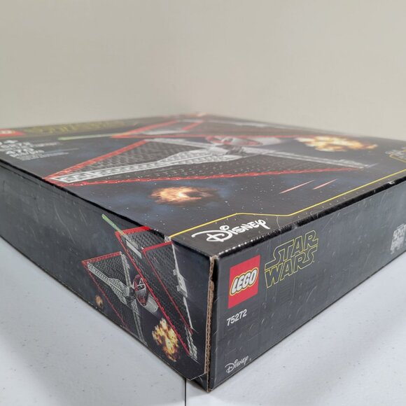 LEGO Star Wars: Tantive IV (75244) - Picture 8 of 16